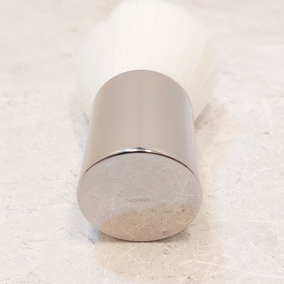 BNIB Estée Lauder Courrèges Kabuki Brush - Picture 4 of 10